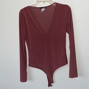Mauve long sleeve bodysuit (L)